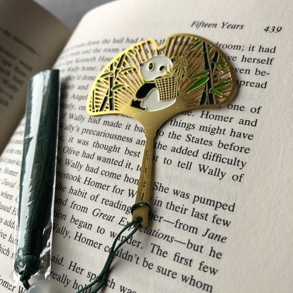 Panda with Bamboo Basket Bookmark ~ Brand New! ~ Green Tassel - Picture 2 of 7